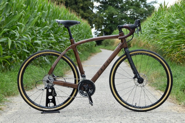 Les vélos en bois, vous connaissez ? Rendez-vous chez Zafi Cycles ! 